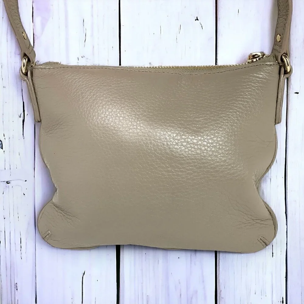 Kate Spade New York Cobble Hill Tenley Crossbody Bag Beige Pebble Grain Leather